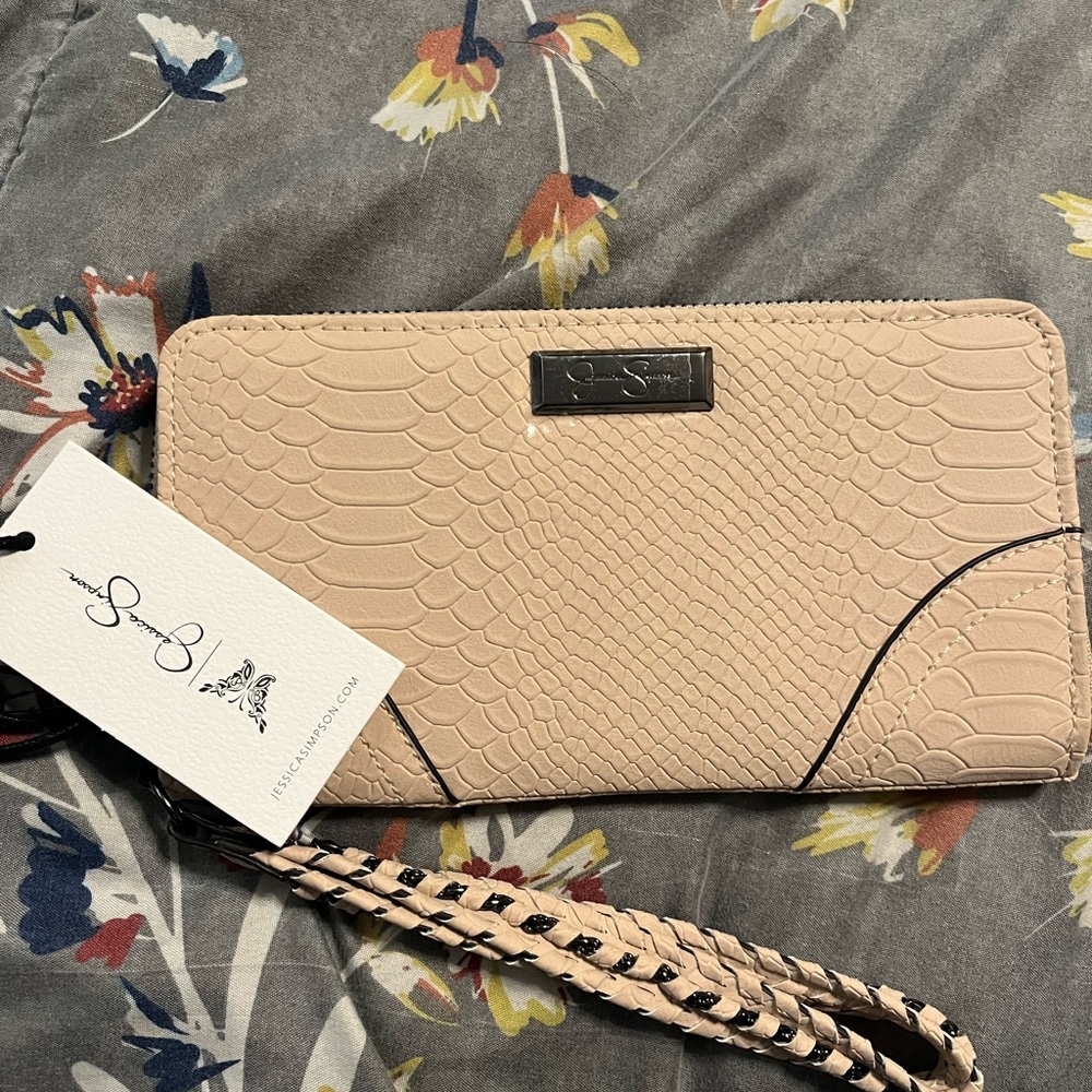 Jessica Simpson Cream Snakeskin Wristlet Clutch